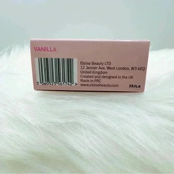 ELOISE BEAUTY Flawless Loose Setting Powder in Vanilla - Picture 5 of 5